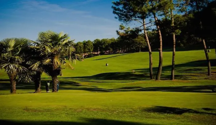 Maison Sur Golf Avec Piscine Chauffee A Ocean Lacanau